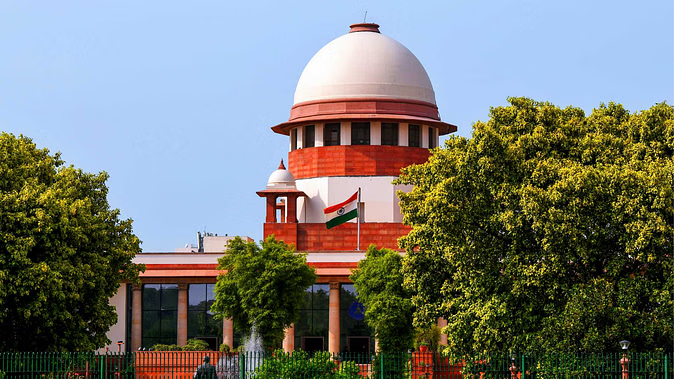 Supreme Court: बिहार मतदाता सूची पुनरीक्षण पर ‘सुप्रीम’ सुनवाई, आधार कार्ड बाहर रखने को लेकर ECI से पूछा सवाल