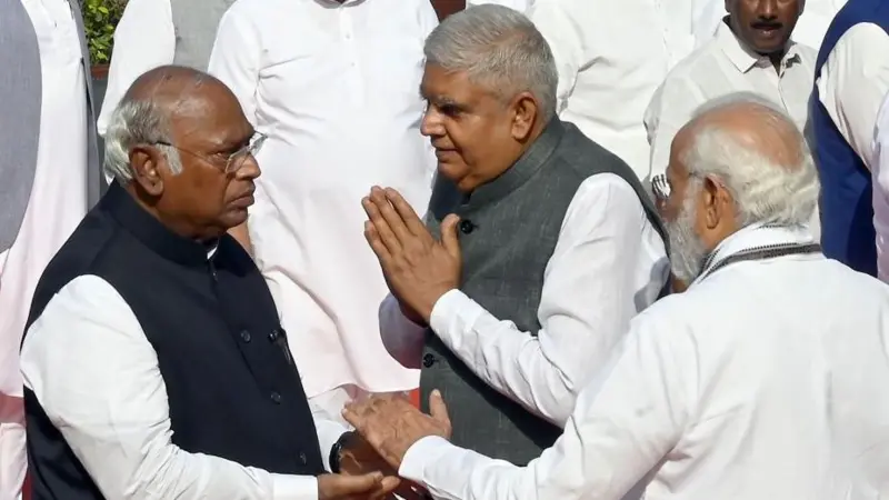 जगदीप धनखड़ पर कांग्रेस की नरमी के पीछे की रणनीति क्या है?