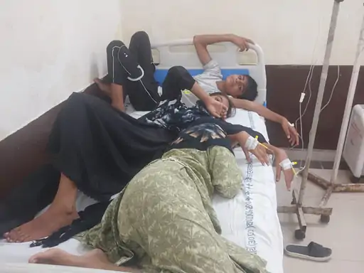 बिजनौर में चाट खाने के बाद 3 दर्जन बीमार:फूड प्वॉयजनिंग का हुए शिकार, अधिकांश बच्चे; 5 जिला अस्पताल रेफर